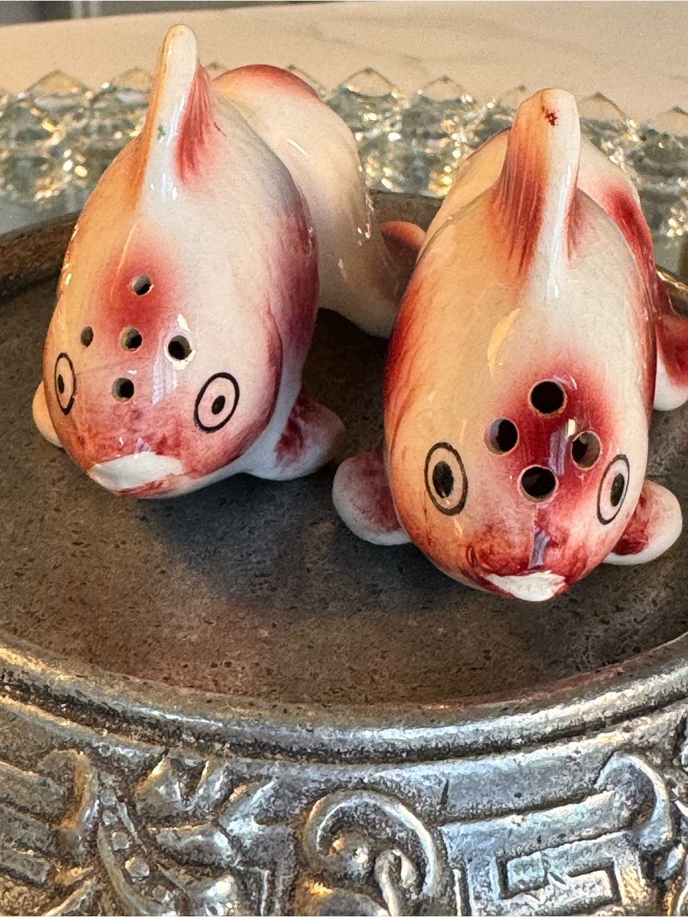 Vintage MCM Ceramic Koi Fish Salt n Pepper Shakers - Picture 3 of 7